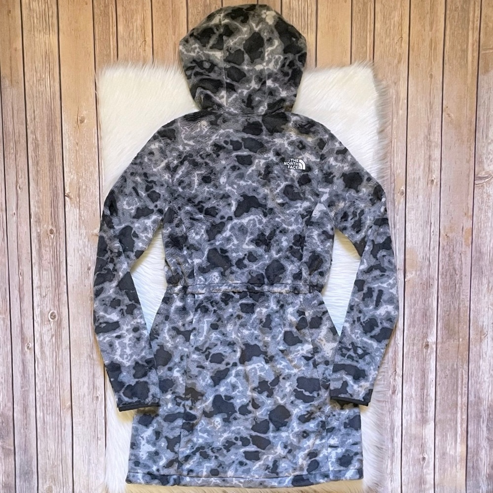 The North Face Women’s Osito Parka - Picture 6 of 10